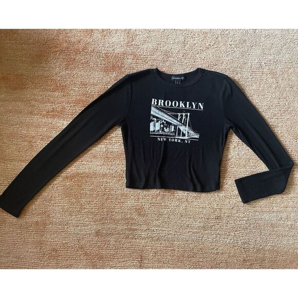Streetwear Society Tops - Streetwear Society Black Long Sleeve Crop Top Size L Brooklyn Graphic